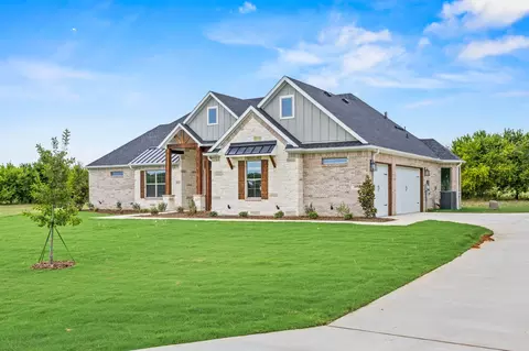 13743 Cashs Ml, Sanger, TX 76266