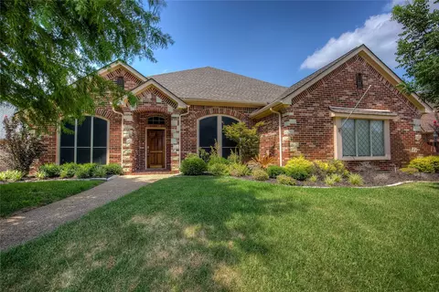 7909 Chapelwood Dr, North Richland Hills, TX 76182