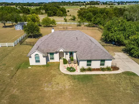 1306 Prairie Point Dr, Rhome, TX 76078