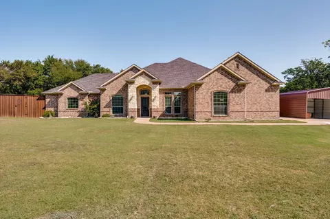 1101 Silver Creek Dr, Desoto, TX 75115