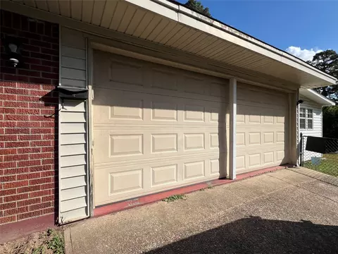 1012 Watterman St, Minden, LA 71055 photo 2