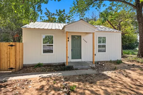 5609 James Dr, River Oaks, TX 76114