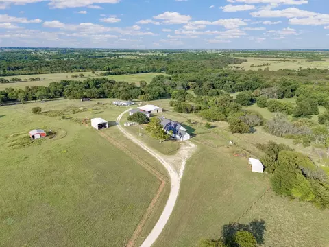10902 Clear Creek Rd W, Sanger, TX 76266