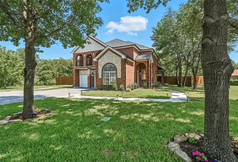 626 SE 4th St, Grand Prairie, TX 75051