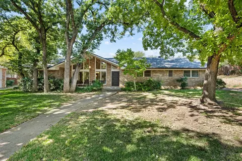 1406 Woodridge Cir, Euless, TX 76040