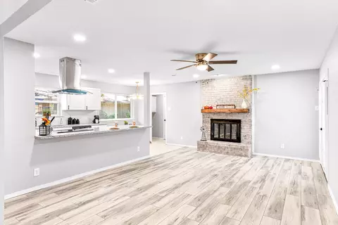1413 Park East Dr, Garland, TX 75043