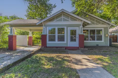 913 Panhandle St, Denton, TX 76201