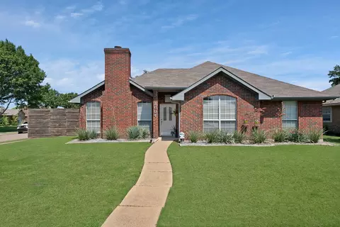 1604 Windmire Dr, Mesquite, TX 75181