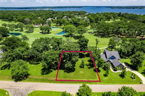 321 Saint Andrews Dr, Mabank, TX 75156