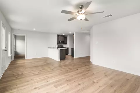 407 Watson Ct, Venus, TX 76084 photo 3