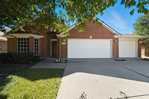 8116 La Frontera Trl, Arlington, TX 76002