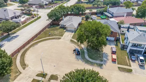 6004 Guilia Dr, Grand Prairie, TX 75052