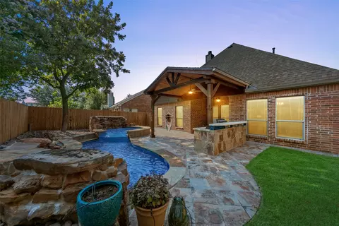 10325 Canyon Lake Vw, Mckinney, TX 75072