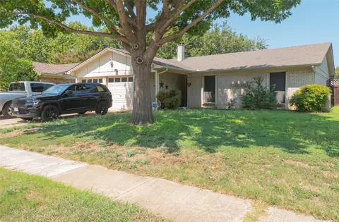 219 Nicki Ln, Arlington, TX 76014