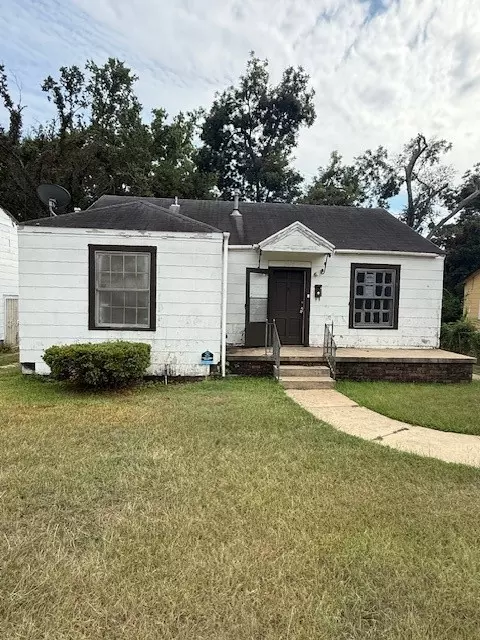 3615 Lakeshore Dr, Shreveport, LA 71109