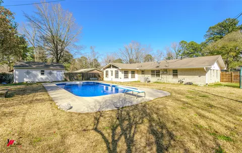 Exterior - 509 10th St NE, Springhill, LA 71075 photo 6 of 10