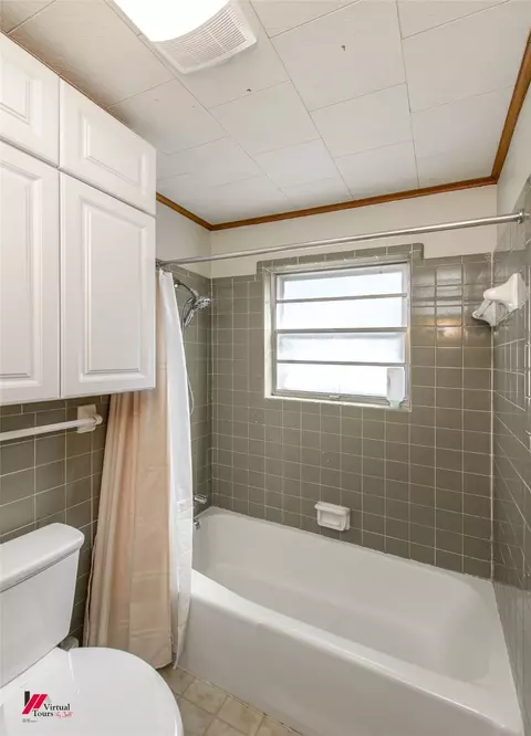 Bath - 509 10th St NE, Springhill, LA 71075 photo 3 of 3