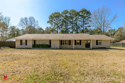 509 10th St NE, Springhill, LA 71075