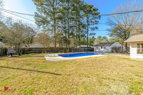 Exterior - 509 10th St NE, Springhill, LA 71075 photo 3 of 10