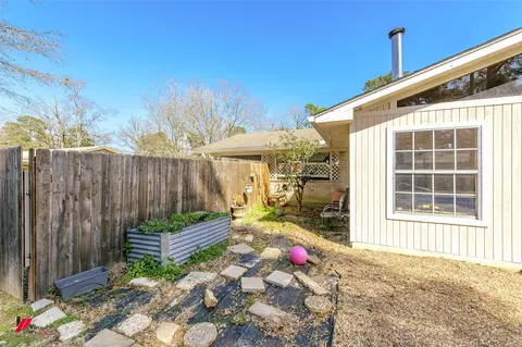 Exterior - 509 10th St NE, Springhill, LA 71075 photo 8 of 10