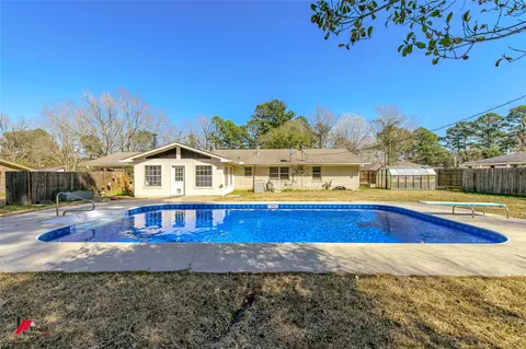 Exterior - 509 10th St NE, Springhill, LA 71075 photo 2 of 10