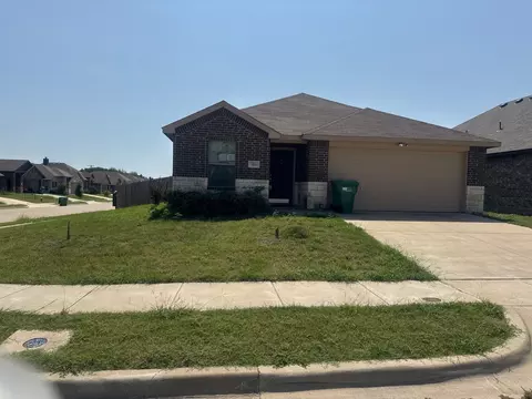 326 Ariel Ln, Wilmer, TX 75172