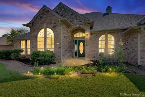 5526 Lake Side Dr, Bossier City, LA 71111