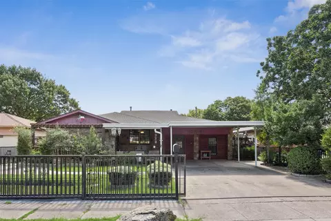 8332 Foxwood Ln, Dallas, TX 75217