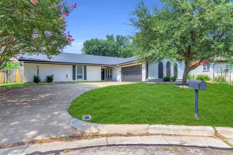 2017 Garden Oaks Dr, Arlington, TX 76012