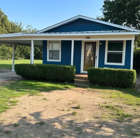 302 E Ash St, Decatur, TX 76234
