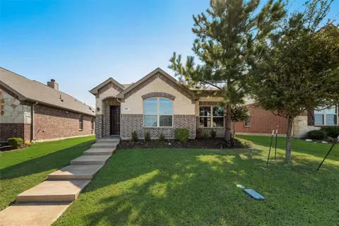 601 Crazy Horse Dr, Aubrey, TX 76227