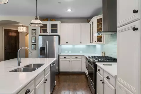 925 Brook Forest Ln, Euless, TX 76039 photo 13