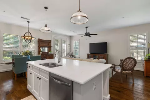 925 Brook Forest Ln, Euless, TX 76039 photo 10