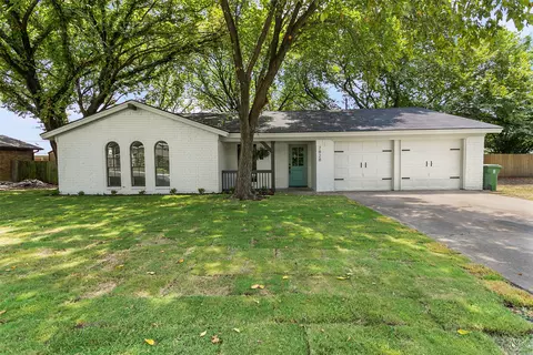 7828 Daniel Dr, North Richland Hills, TX 76182