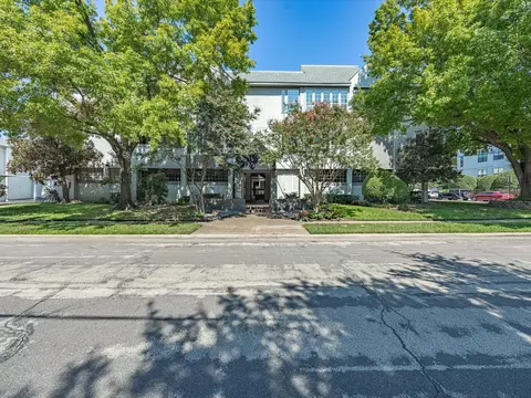 4104 N Hall St #326, Dallas, TX 75219