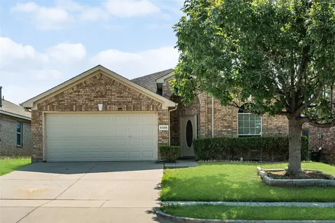 8408 Prairie Fire Dr, Fort Worth, TX 76131