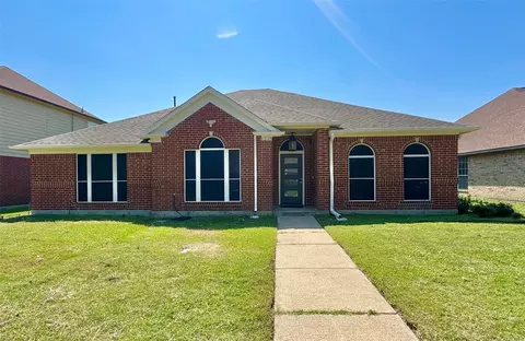 1225 Woodthorpe Dr, Mesquite, TX 75181