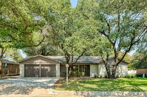 3536 Wedgway Dr, Fort Worth, TX 76133