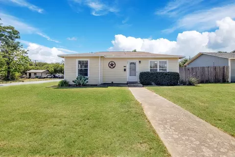 701 Skelly St, Crowley, TX 76036