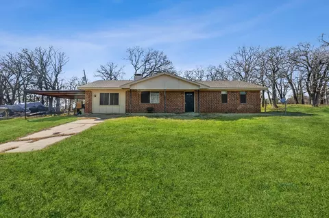 803 Lakewood Dr, Alvarado, TX 76009