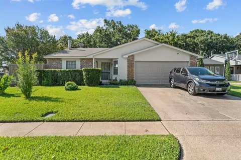 309 Westover Dr, Euless, TX 76039