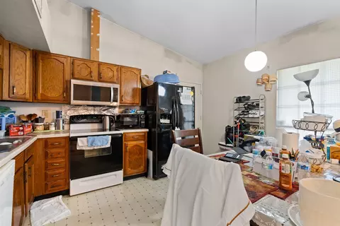Kitchen - 309 Westover Dr, Euless, TX 76039 photo 1 of 2