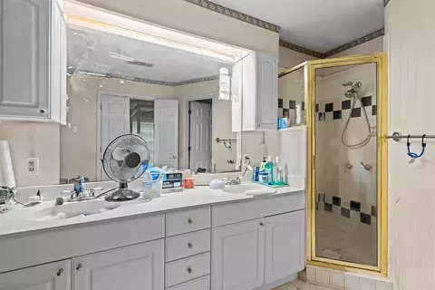Bath - 309 Westover Dr, Euless, TX 76039 photo 2 of 3