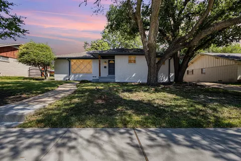 809 Carroll Dr, Garland, TX 75041