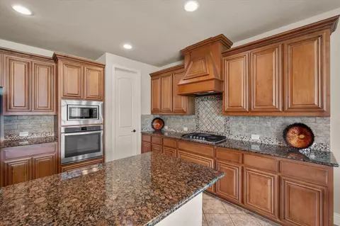 1112 Vickery Dr, Desoto, TX 75115