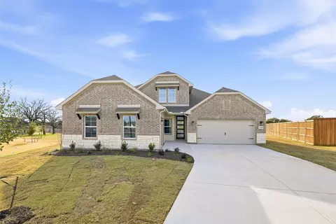 Exterior - 1100 Trinity Dr, Springtown, TX 76082 photo 3 of 8