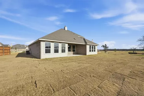 Exterior - 1100 Trinity Dr, Springtown, TX 76082 photo 8 of 8