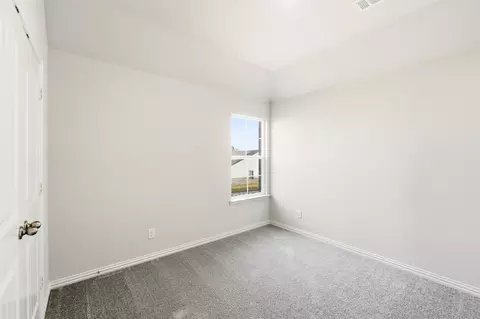 Bedroom - 1100 Trinity Dr, Springtown, TX 76082 photo 4 of 5
