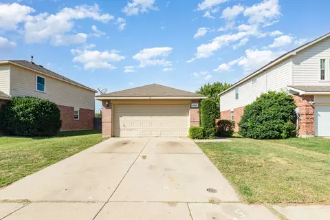 2829 Coyote Ridge Dr, Fort Worth, TX 76244