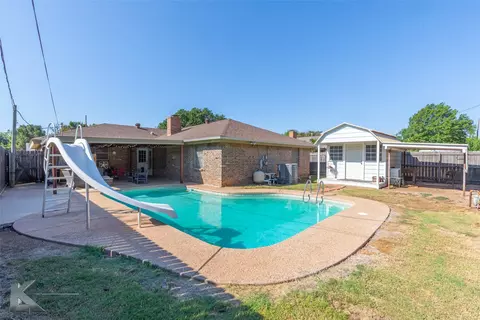 2410 S 38th St, Abilene, TX 79605